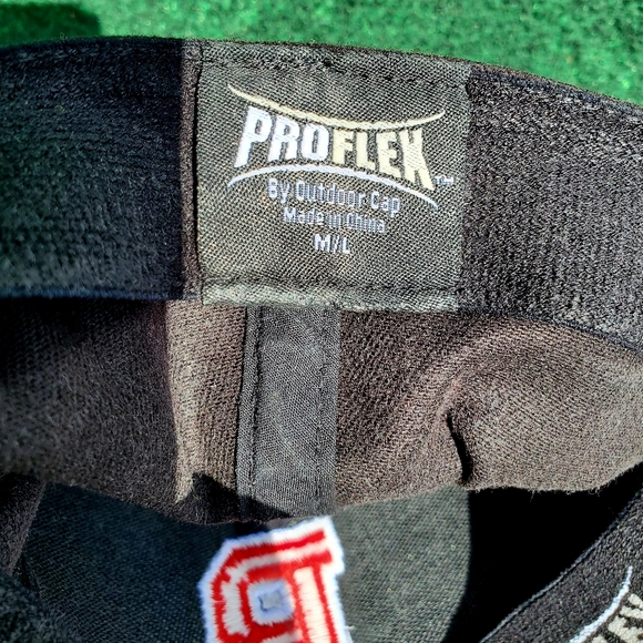 Boston Red Sox MLB Proflex Hat Cap Adult Size M/L Flex Fit Black/Red - Picture 5 of 8